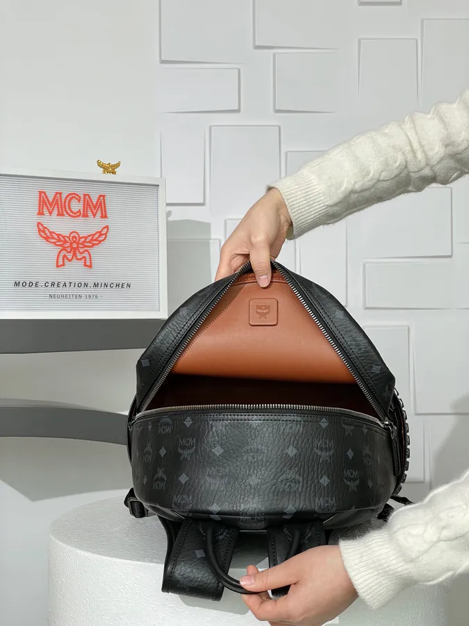 MCMM Star Visetos New Medium Crossbody Backpack