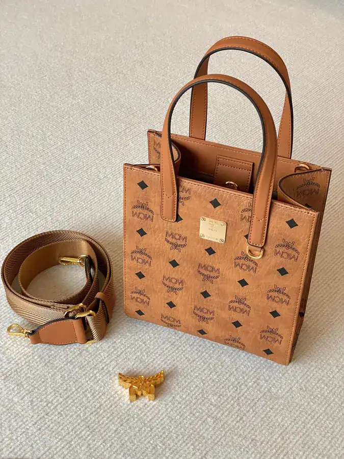 Visetos Leather Bag with Handcrafted Details