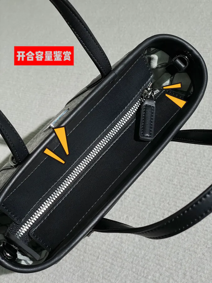 Capacity Space Aesthetics Classic Bucket Bag