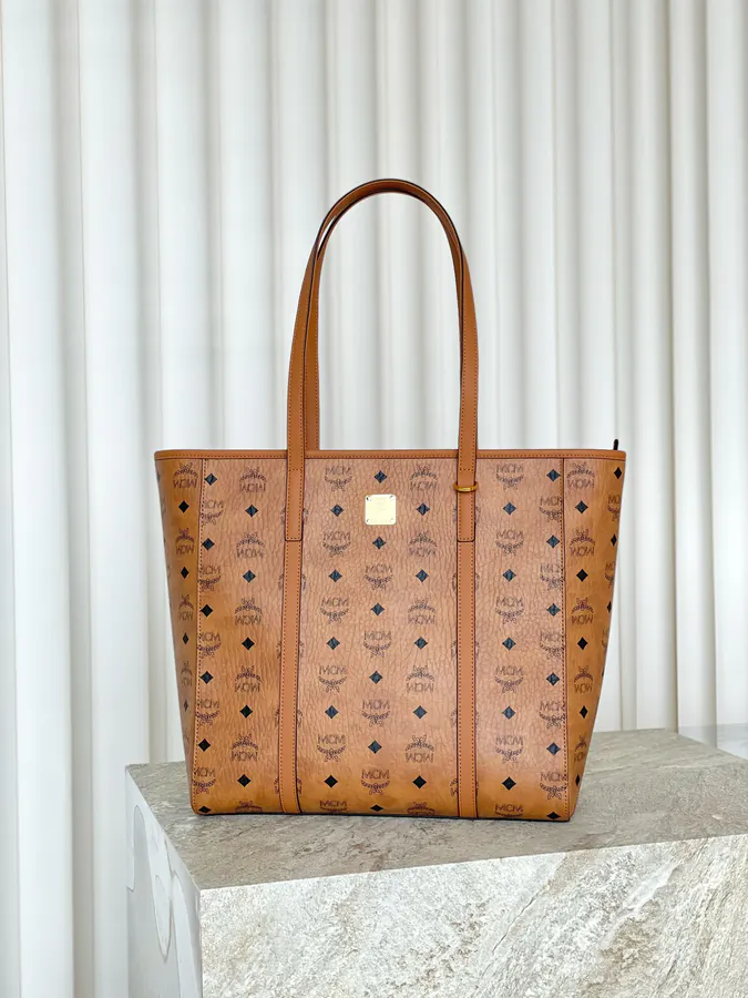 MCM Aren Toni Bucket Bag Medium