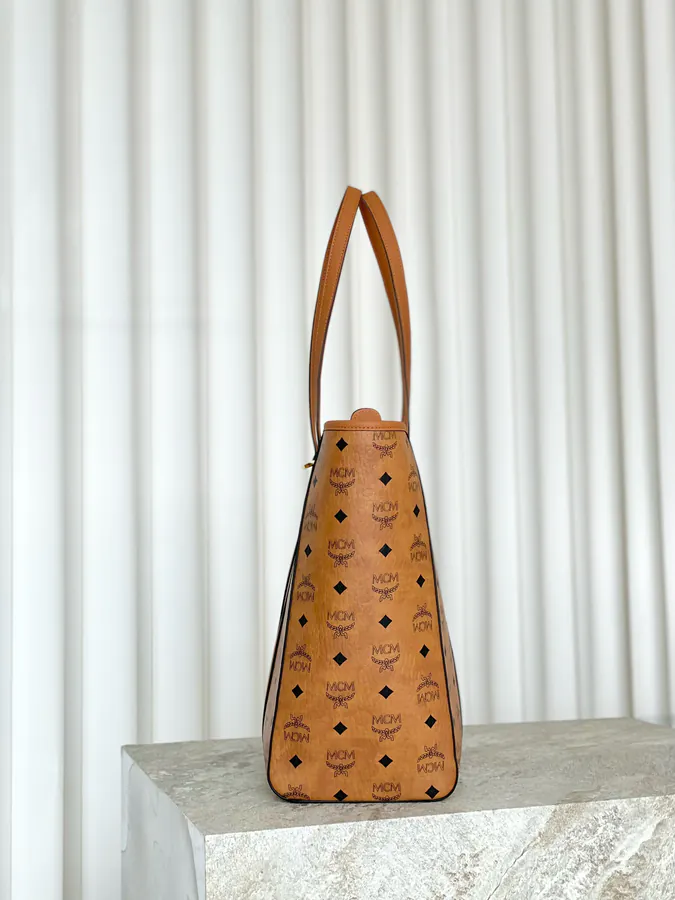 MCM Aren Toni Bucket Bag Medium