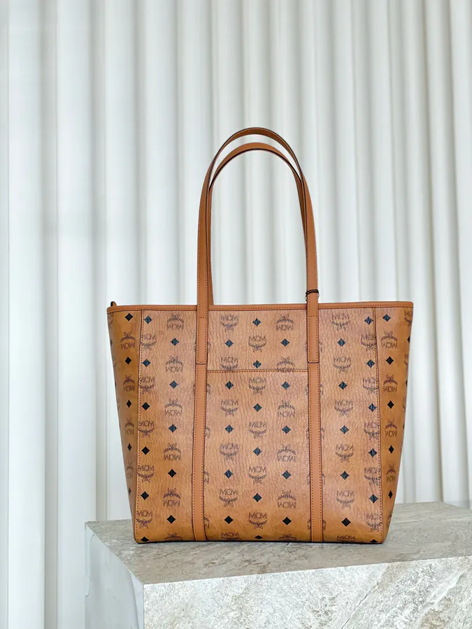 MCM Aren Toni Bucket Bag Medium