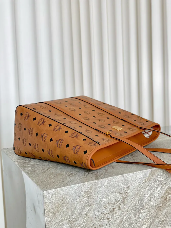 MCM Aren Toni Bucket Bag Medium