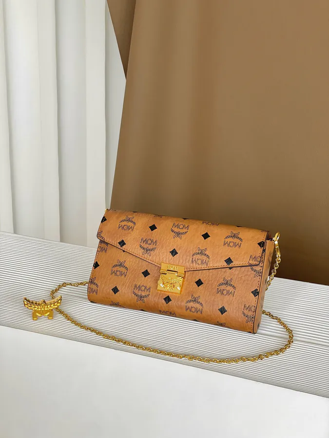 MCM Tracy Visetos Medium Classic Chain Envelope Bag