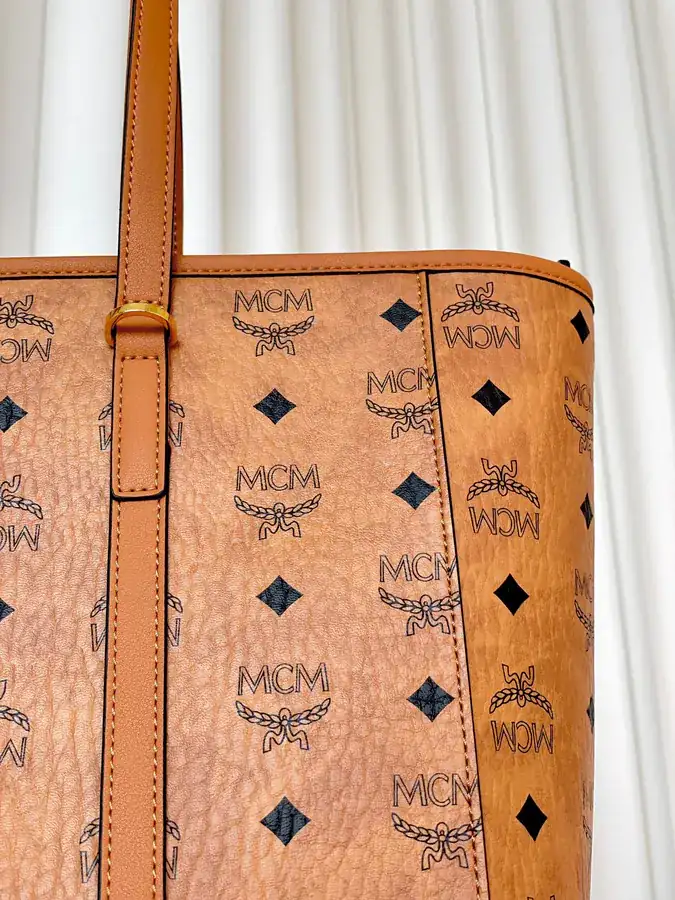 MCM Aren Toni Bucket Bag Medium