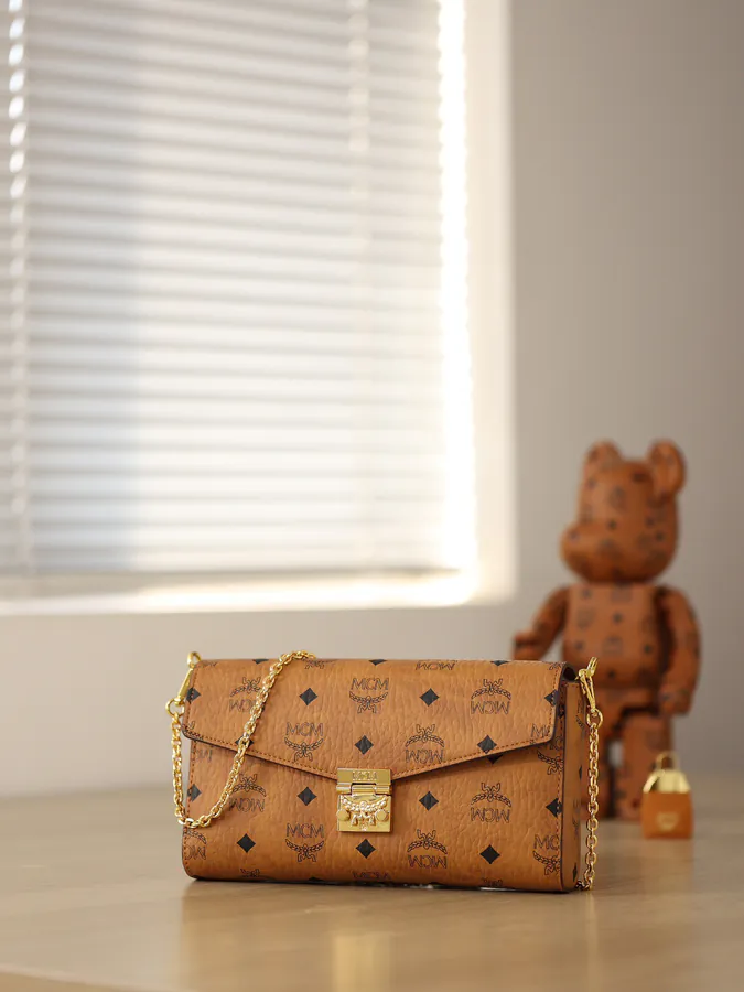 Tracy Bucket Bag Classic Chain Version