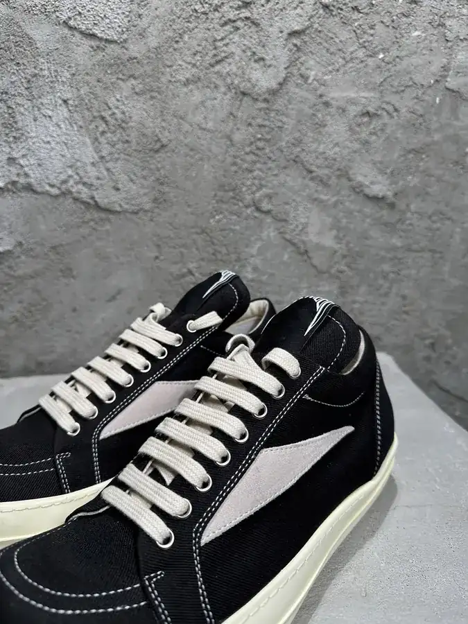 RI OWENS 2025SS Statement Canvas Low Top Sneaker
