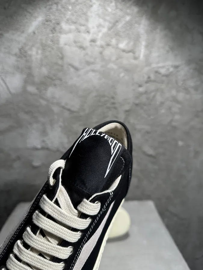 RI OWENS 2025SS Statement Canvas Low Top Sneaker