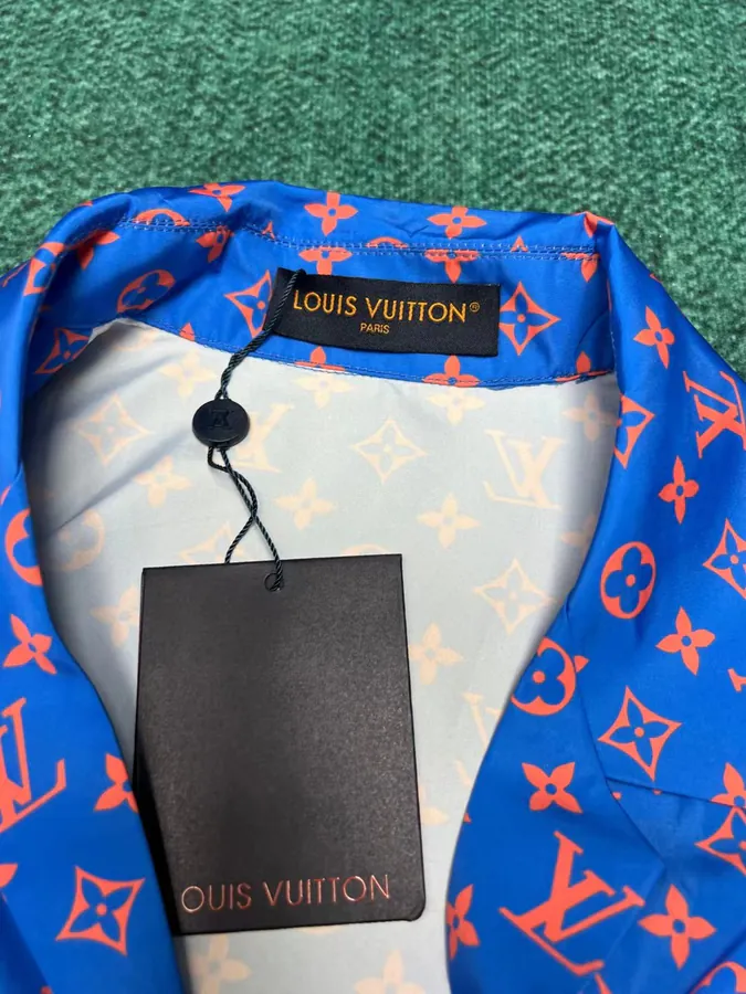 P210 Monogram Glow Bucket Bag
