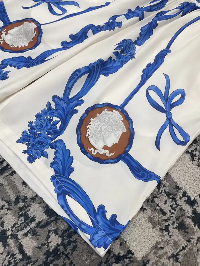 V Home New Menswear Medusa Cameo Print Shirt