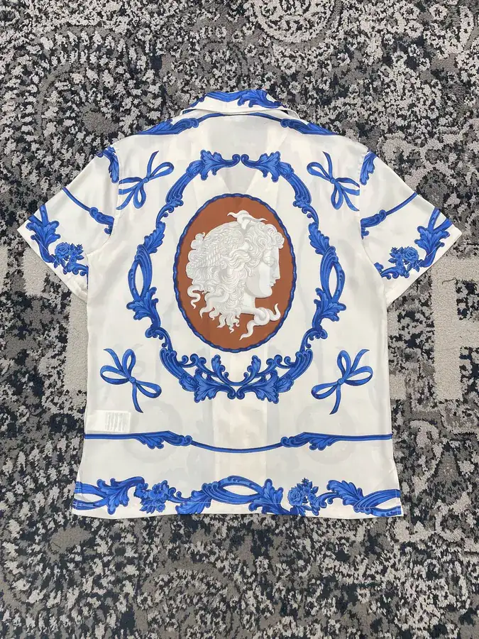V Family New Menswear Medusa Cameo Print Shirt
