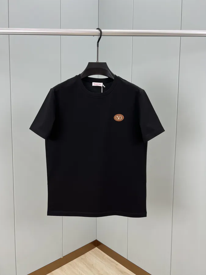 Valentino 25 Spring Summer New Logo T Shirt with Metal Hardware