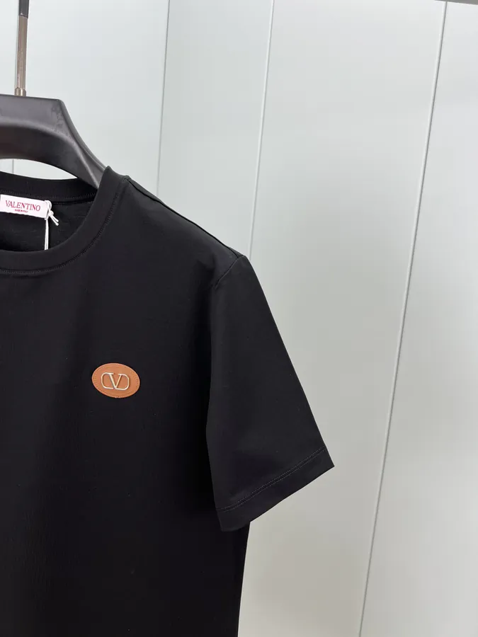 Valentino 25 Spring Summer New Logo T Shirt with Metal Hardware