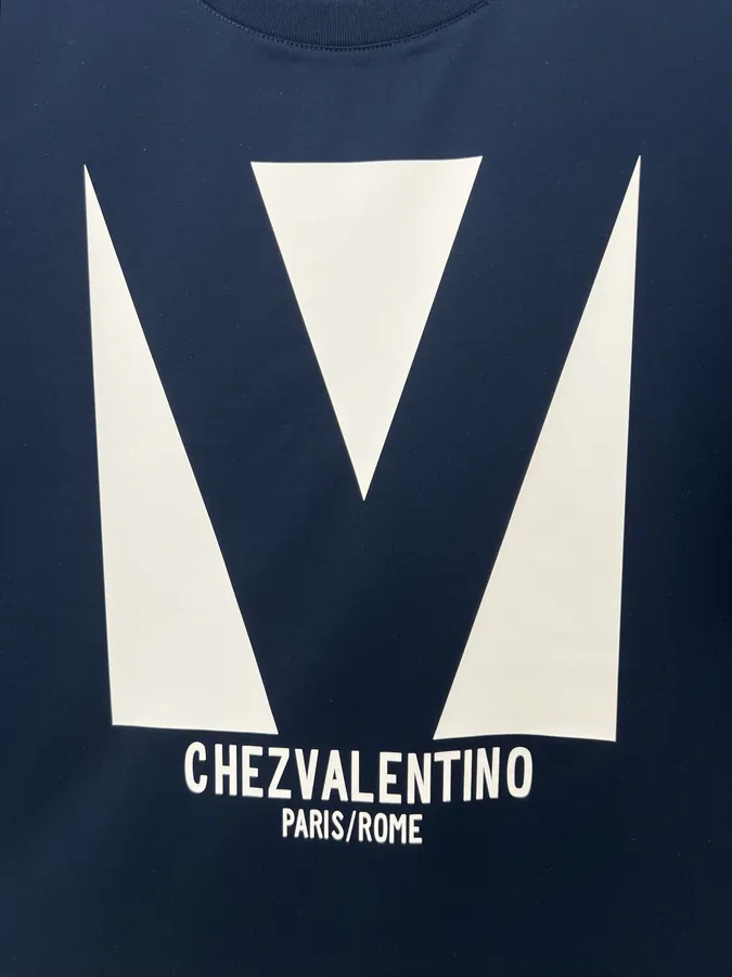 Valentino 25春夏新品 CHEZ VALENTINO印花标识短袖