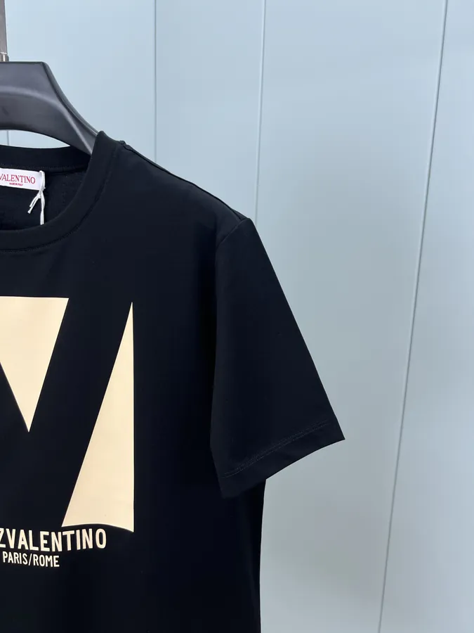 Valentino 25春夏新品 CHEZ VALENTINO印花标识短袖