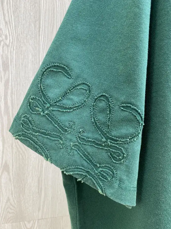 LOE Embroidered情侣款 Round Neck Short Sleeve T shirt