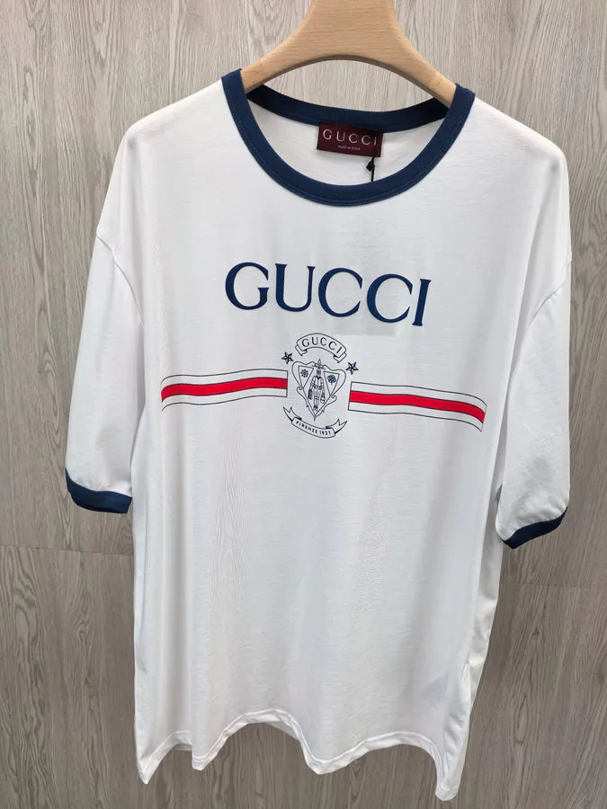 GU Traveler Print Round Neck Short Sleeve T shirt