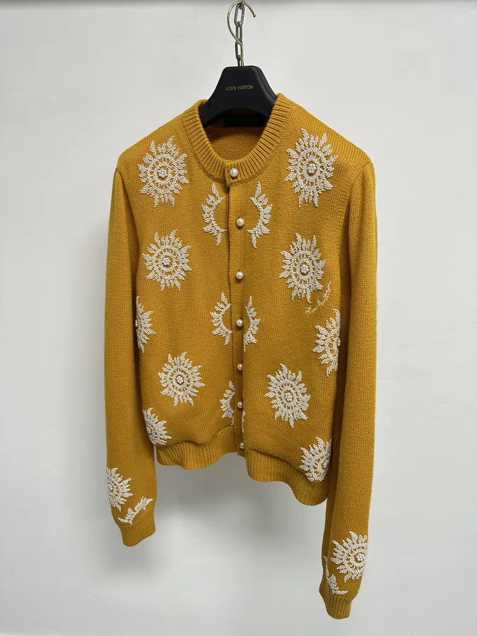 P990 Handmade Sweater from Lü Family