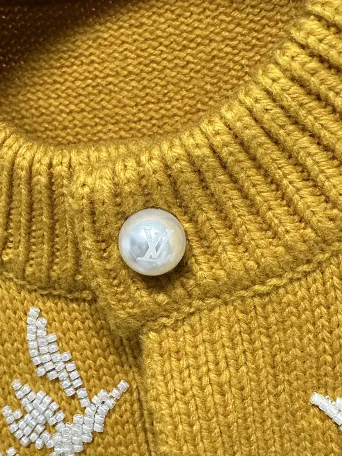 P990 Handmade Sweater from Lü Family