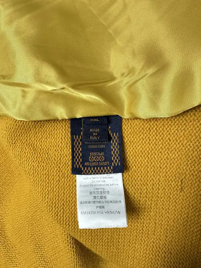 P990 Handmade Sweater from Lü Family