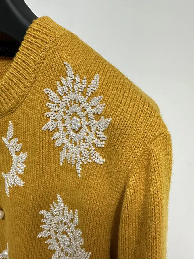 P990 Handmade Sweater from Lü Family