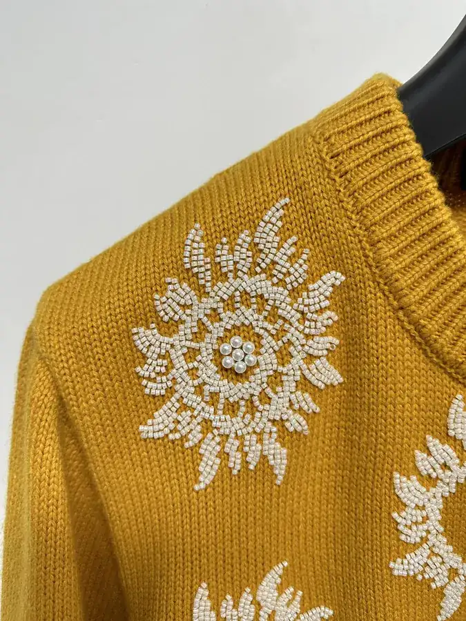 P990 Handmade Sweater from Lü Family