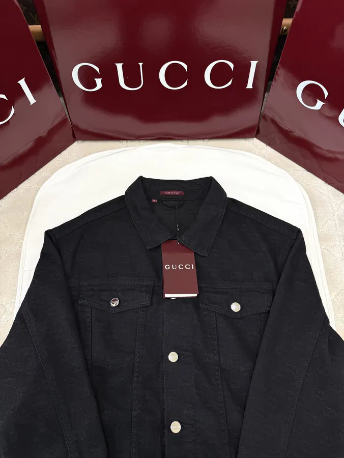 GU 2025SS New Denim Jacket with Subtle Texture and Embossed Pattern