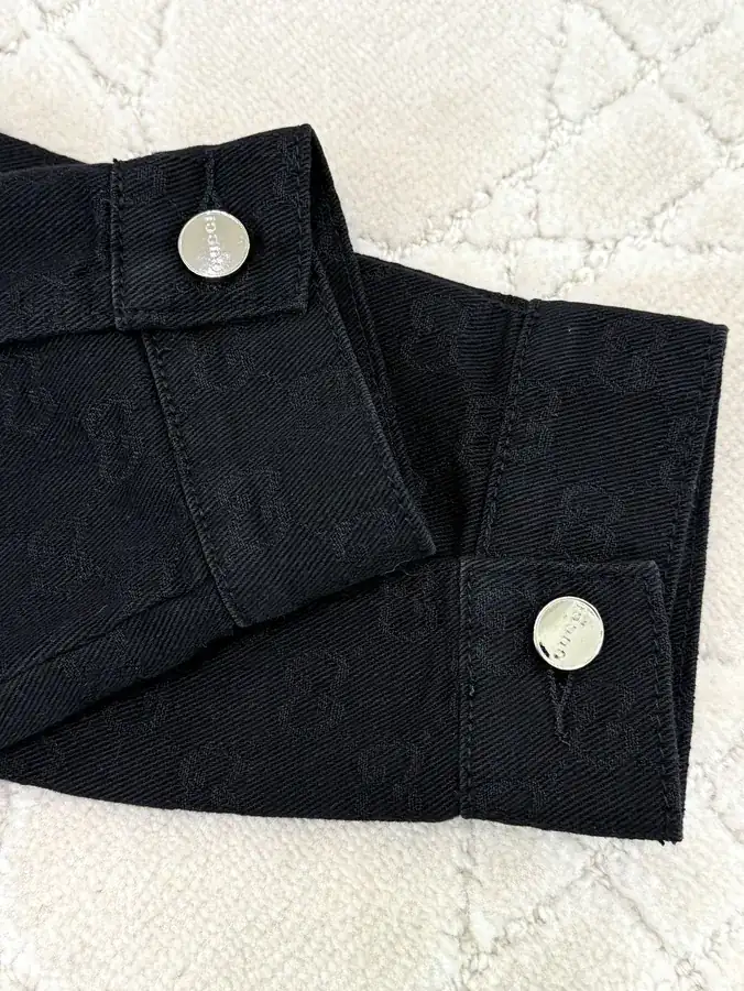 GU 2025SS New Denim Jacket with Subtle Texture and Embossed Pattern
