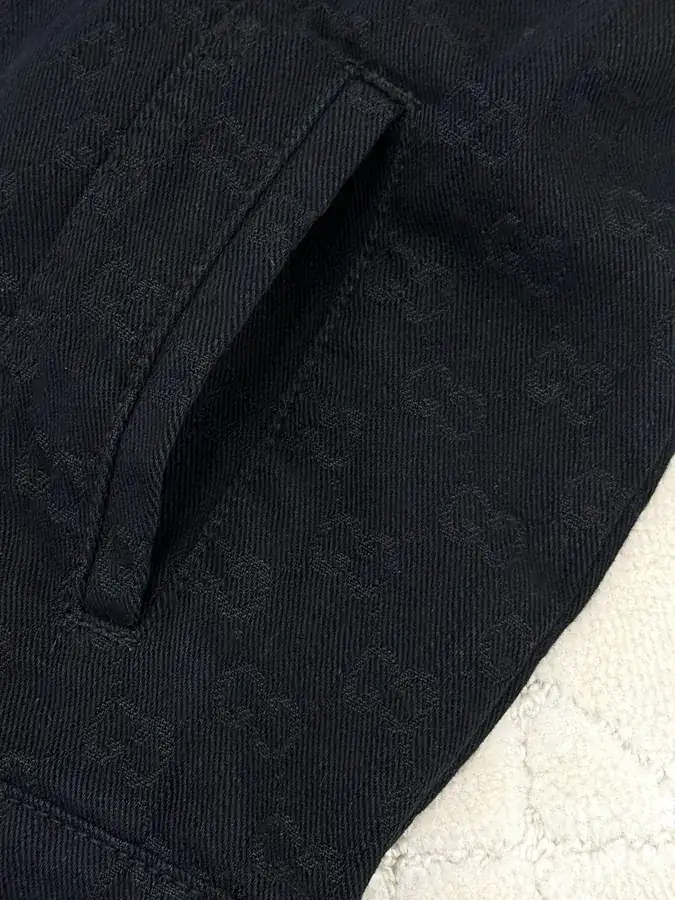 GU 2025SS New Denim Jacket with Subtle Texture and Embossed Pattern