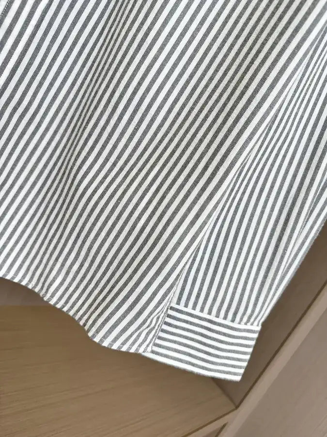 MIUMIU缪缪 25SS Comfort Stripe Fuzzy Woven Shirt