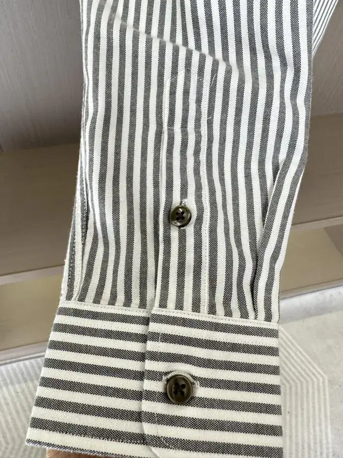MIUMIU缪缪 25SS Comfort Stripe Fuzzy Woven Shirt