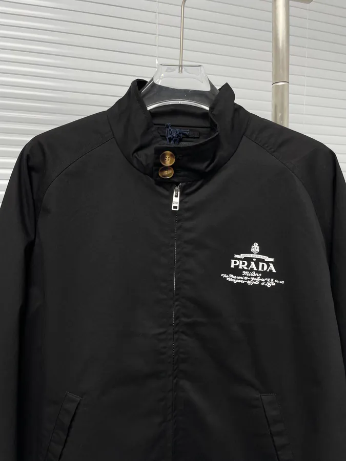 PRD Jacket Minimalist Sporty Design, Zip and Button Collar