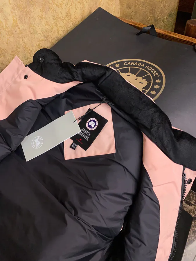CANADA GOOES Men's & Women's Vest with Packaging Box