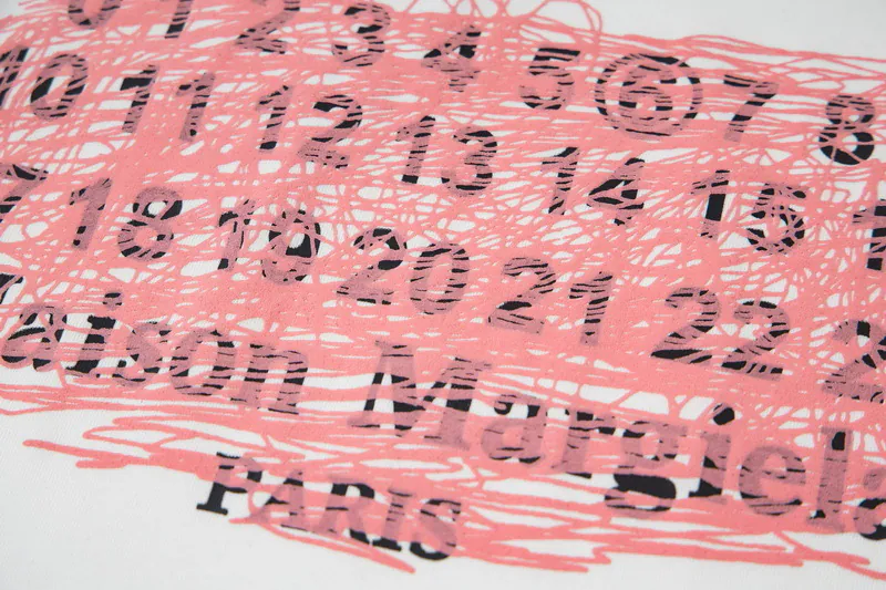Maison Margiela 25ss Pink Graffiti Digital Calendar T shirt