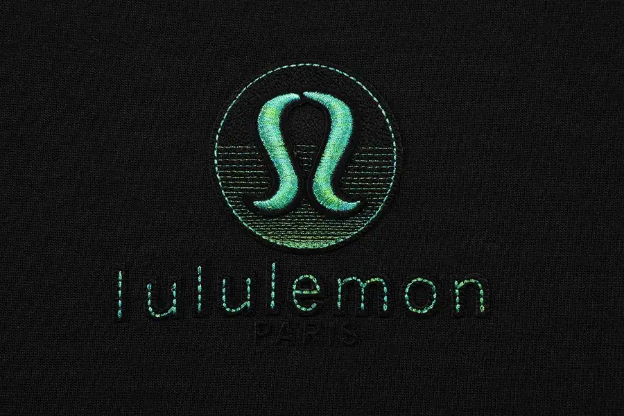 Lululemon 2025 New Collection 3D Embossed Logo T Shirt with Color Changing Stitching, Unisex, Short Sleeve