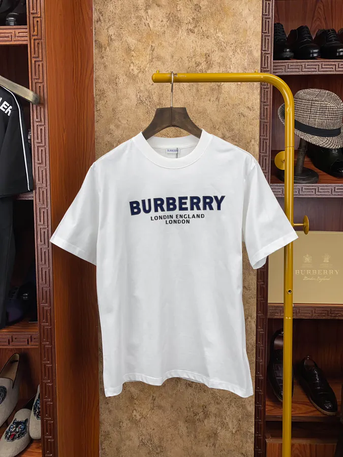 Burberr 2024格纹拼色刺绣短袖