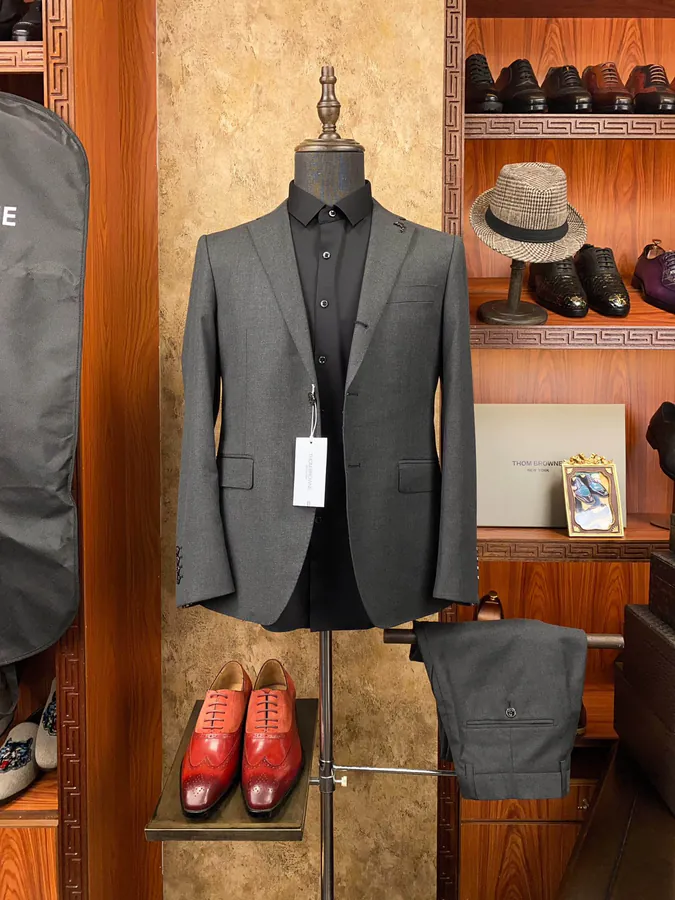 Thomas Burberry Professional Suit Exclusive Luxury Offering