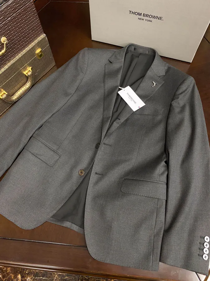 Thomas Burberry Professional Suit Exclusive Luxury Offering