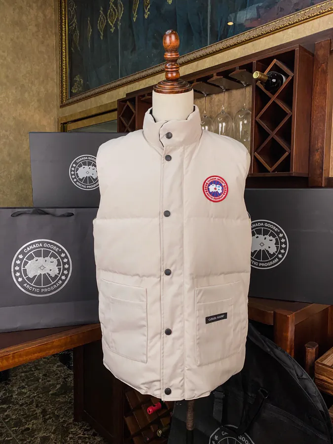 CANADA GOOES Men's & Women's Vest with Packaging Box