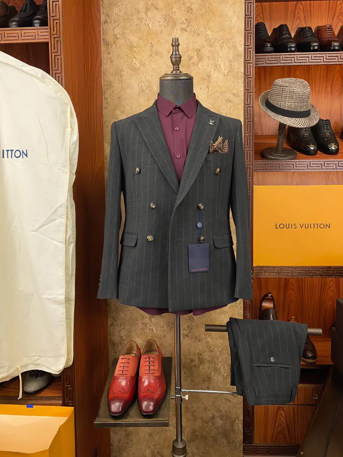 1V Lucci Exclusive Luxury Suit Set