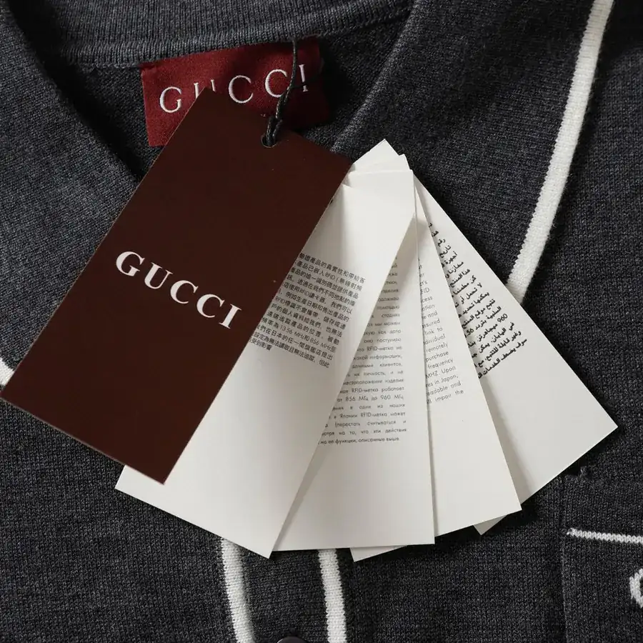 GU Original Quality Letter Pocket Cardigan