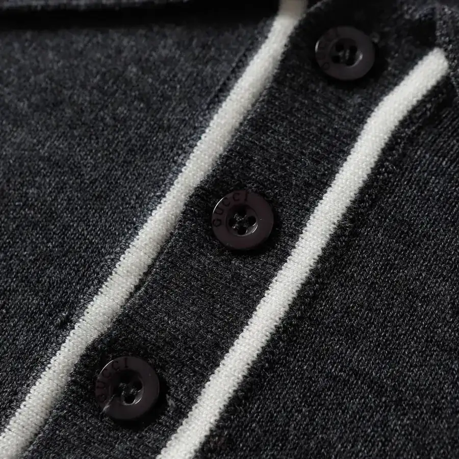 GU Original Quality Letter Pocket Cardigan