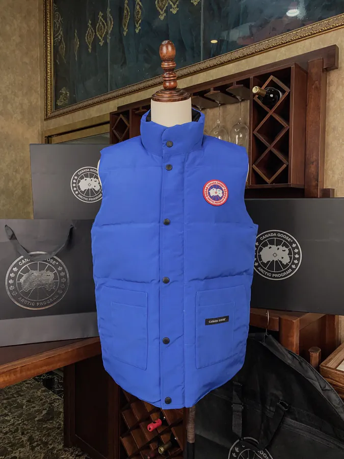 CANADA GOOES Men's & Women's Vest with Packaging Box