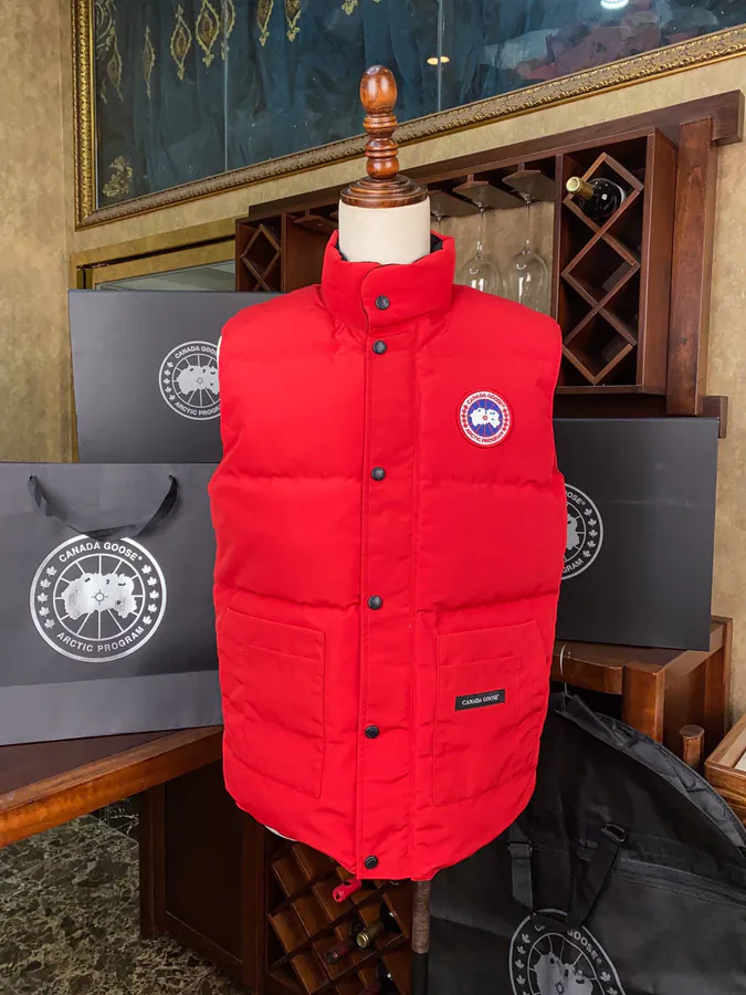 CANADA GOOES Men's & Women's Vest with Packaging Box