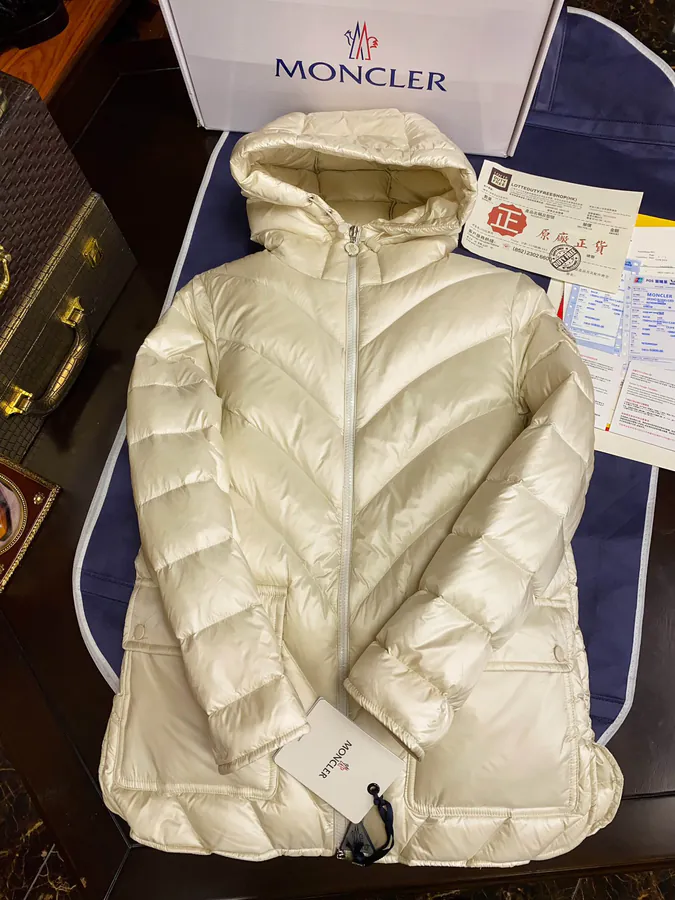 Argenno Women's Lightweight Down Jacket with Adjustable Waistband