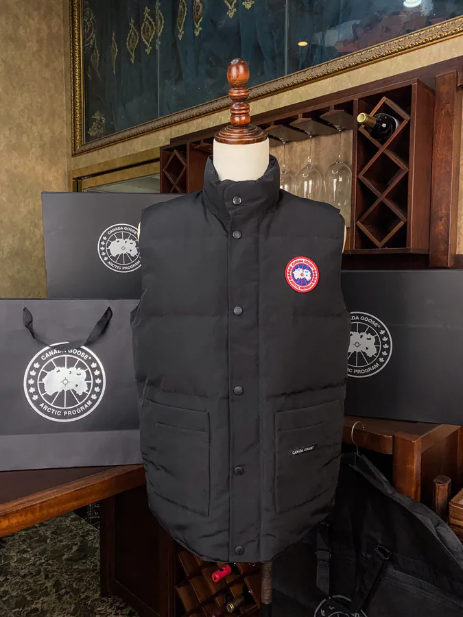 CANADA GOOES Men's and Women's Vest with Packaging Box