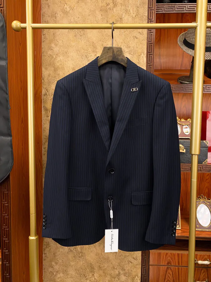 Ferragamo Noble Exclusive Men's Suit Set