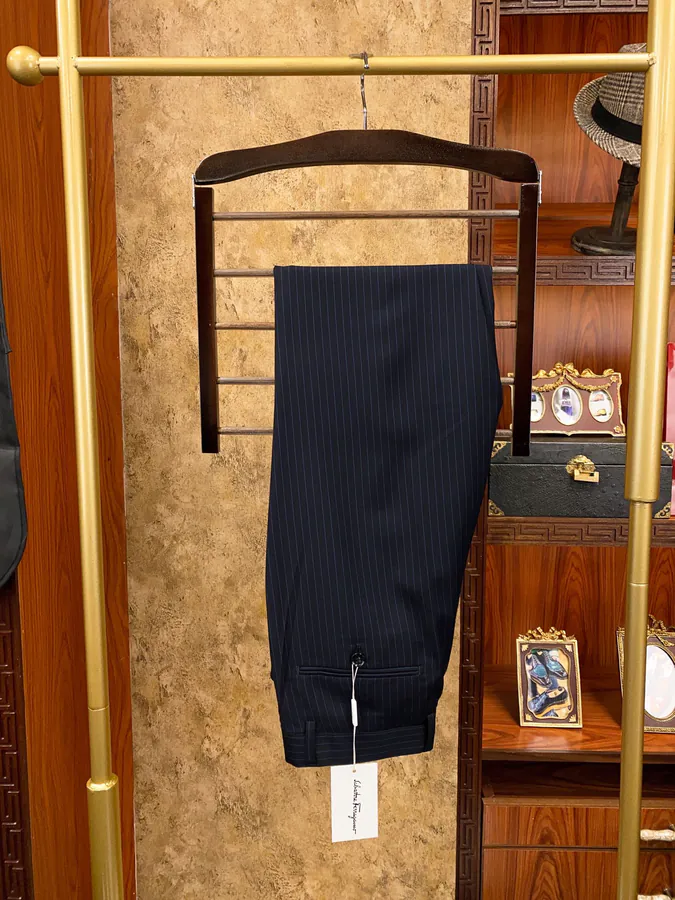 Ferragamo Noble Exclusive Men's Suit Set