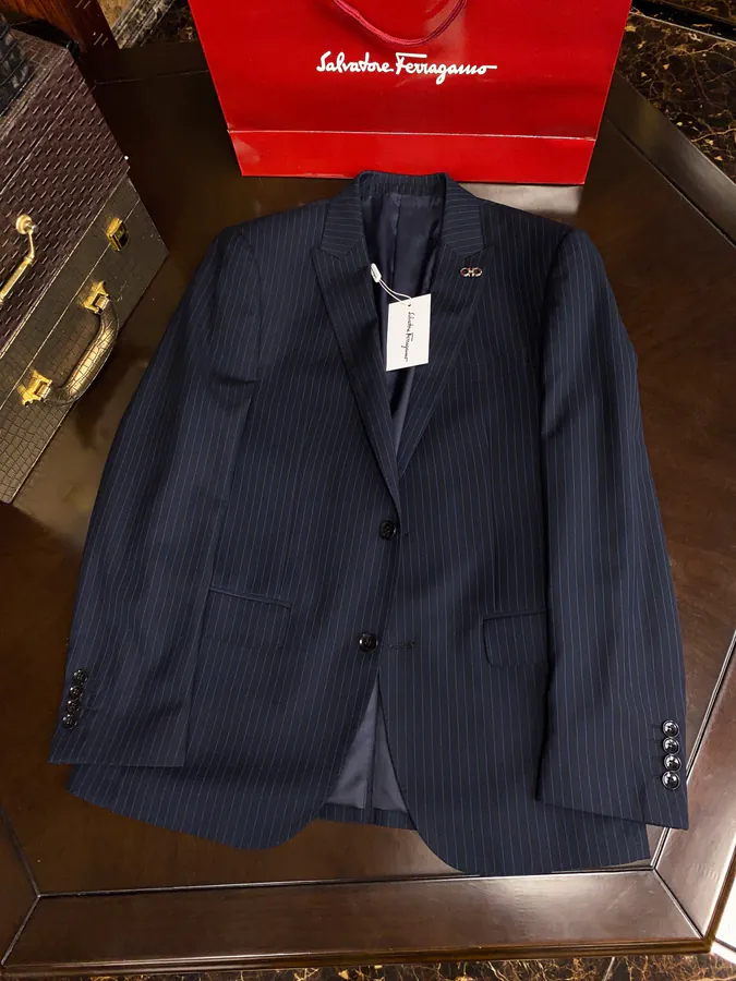 Ferragamo Noble Exclusive Men's Suit Set