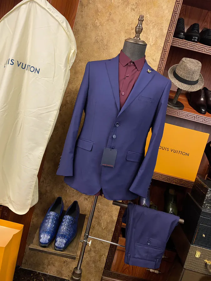 1V Vuitton Men's Premium Business Suit Set